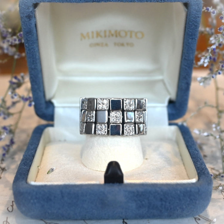 ゴージャスな RUGIADA ホワイトゴールドリング