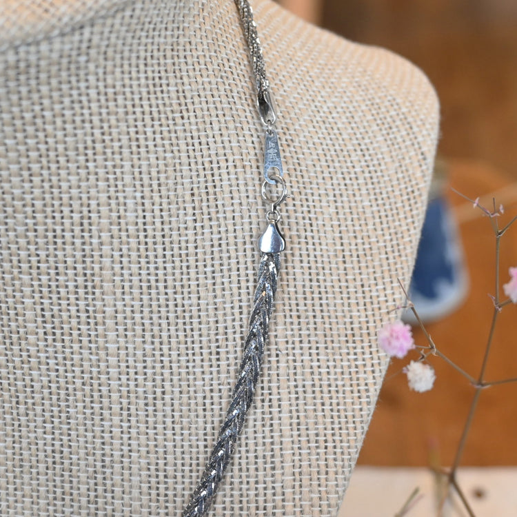 静謐な輝き プラチナネックレス