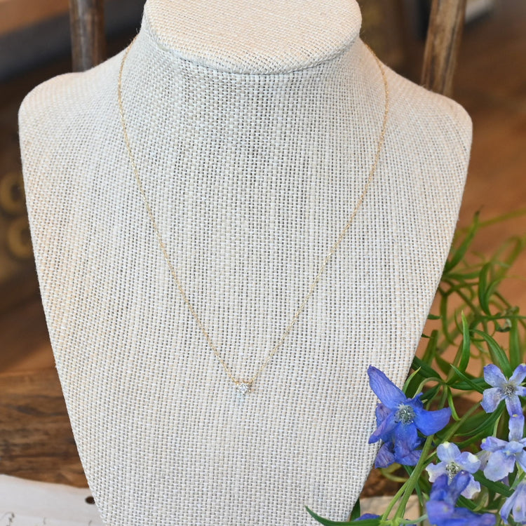 小さなダイヤモンドネックレス