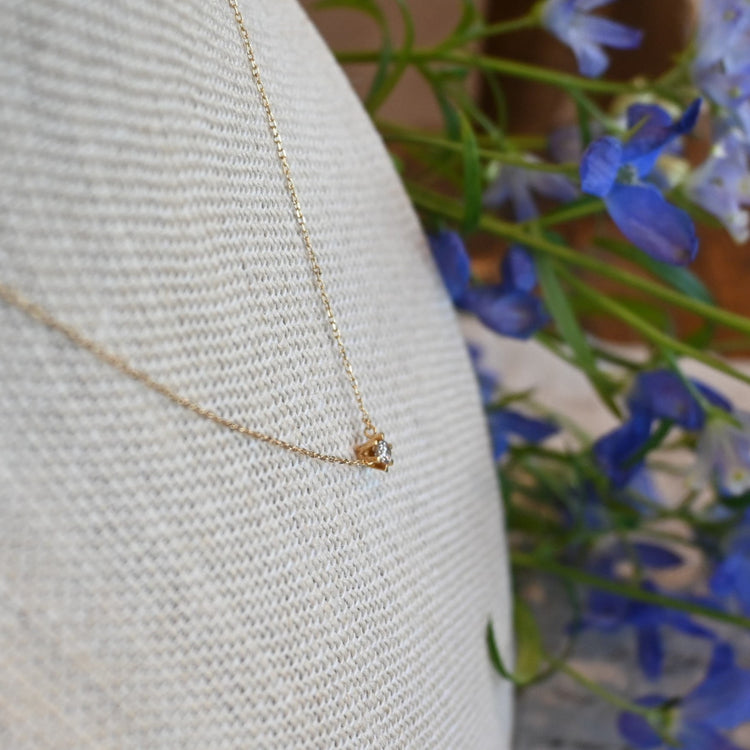 小さなダイヤモンドネックレス