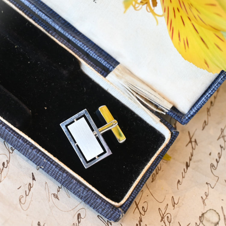 上品な輝きの カフス