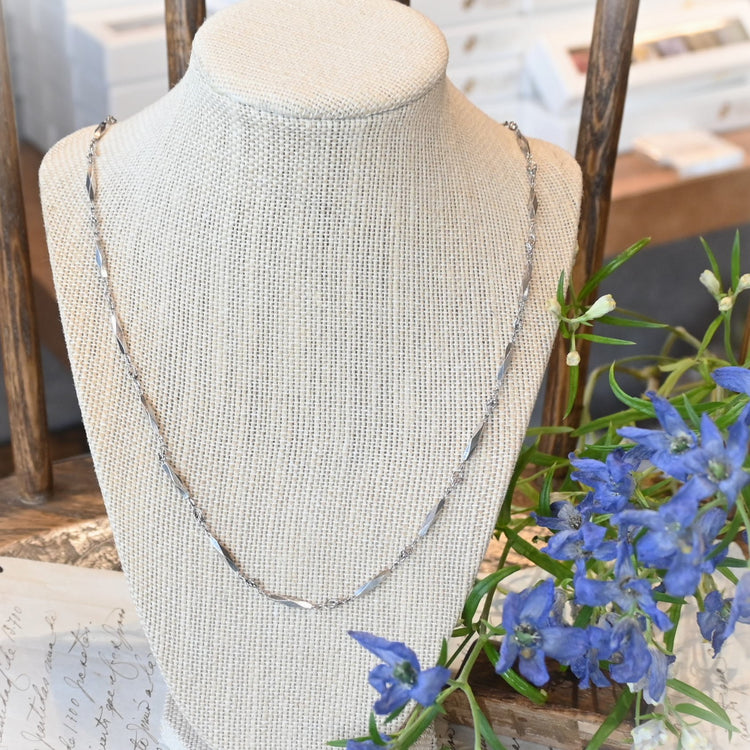 プラチナ ロングネックレス