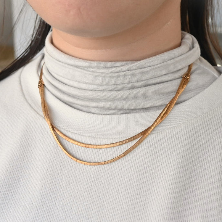 UNOAERRE 両面使えるシックなデザインネックレス