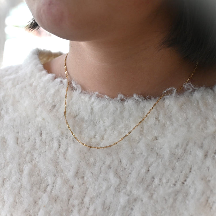 細かな煌きが美しい スクリューネックレス from ITALY