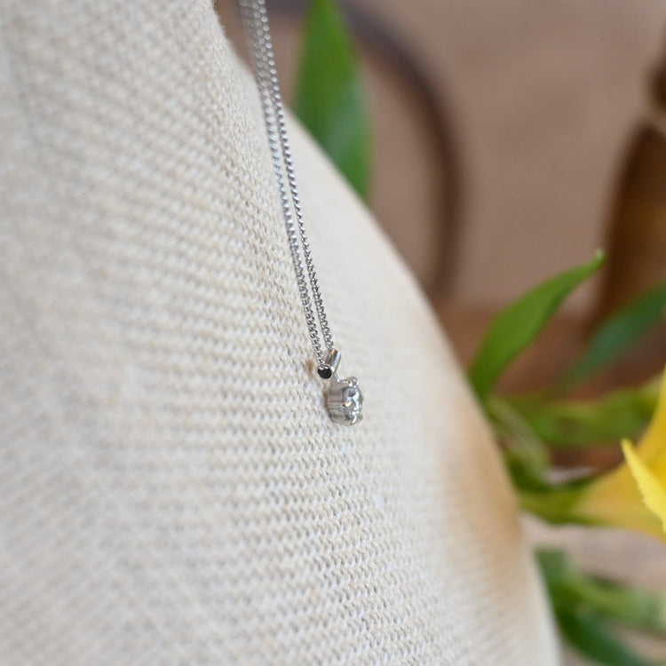 ダイヤモンドトップ ネックレス