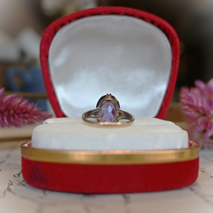 八角のテーブル面が美しい アメジストリング