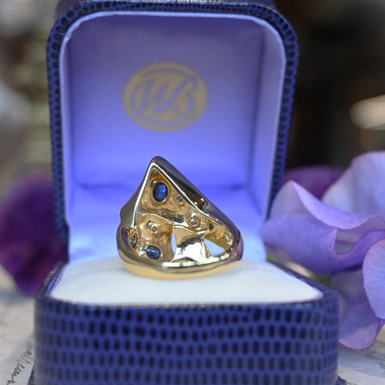 ユニークなサファイア デザインリング