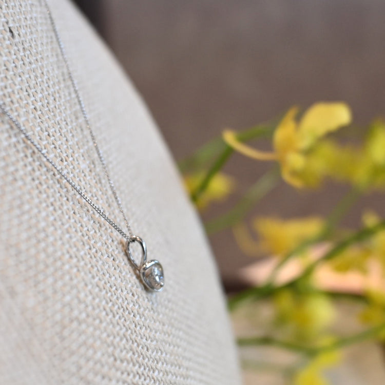 ダイヤモンドトップが美しい ネックレス