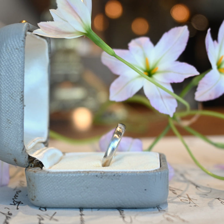 Tiffany シンプルなプラチナリング