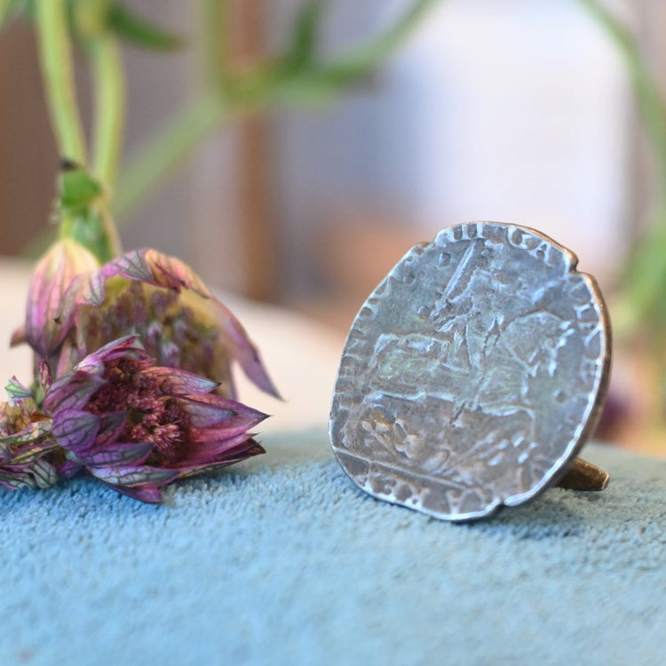 Omnis Victoria a Domino シルバーカフス from FRANCE