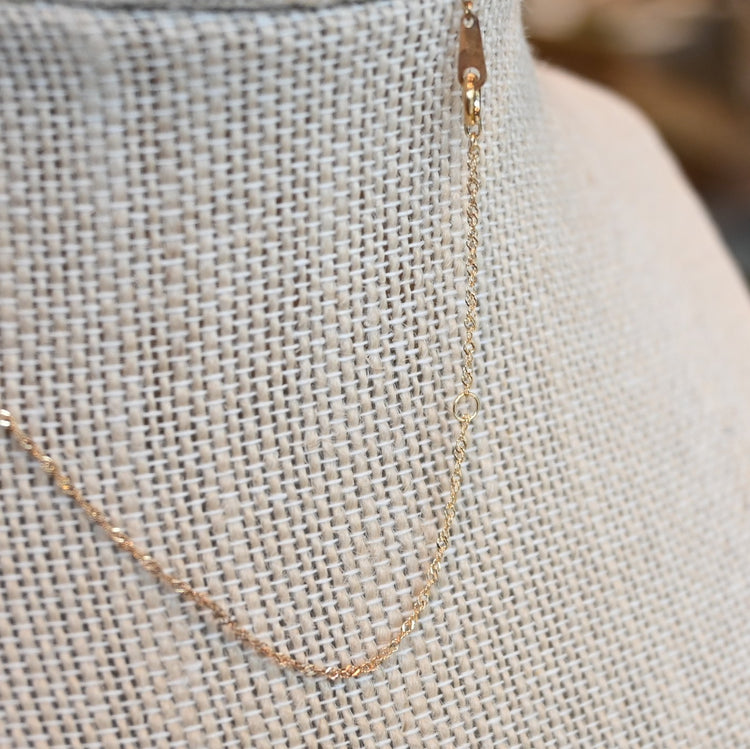 揺れるパールが可愛らしい ネックレス