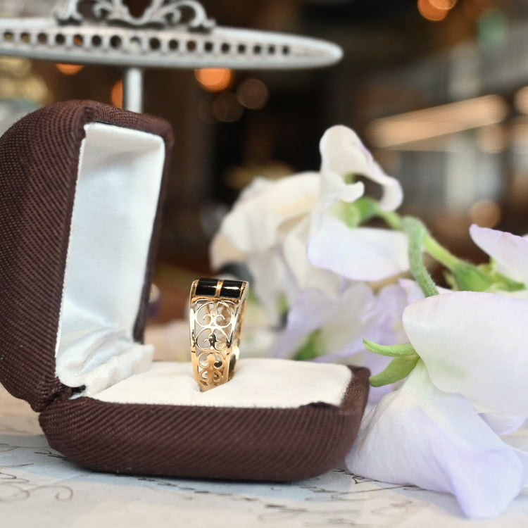 シックな オニキスリング