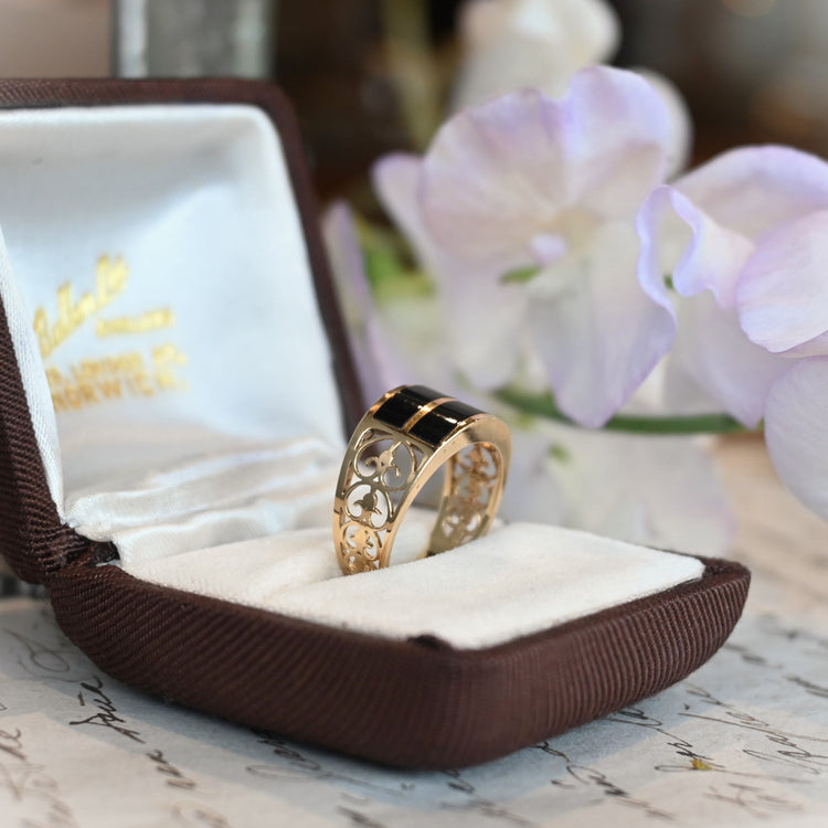 シックな オニキスリング