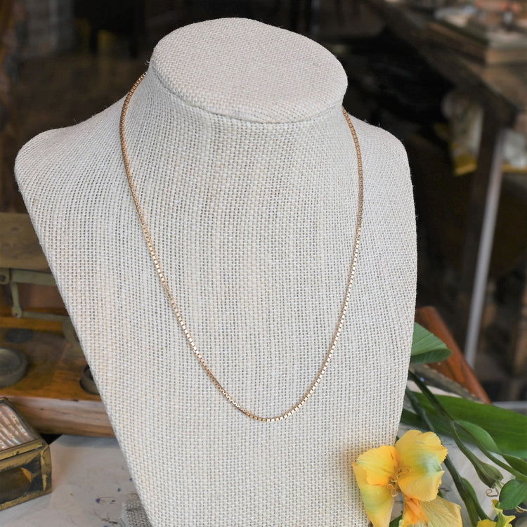 しっかりと幅のある ベネチアンチェーン