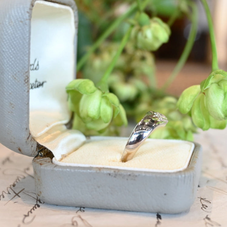 スクエアカットダイヤモンドが美しい リング