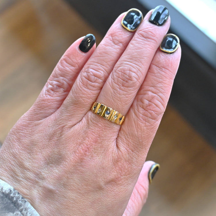 サファイアとダイヤモンドのデザインリング from U.K