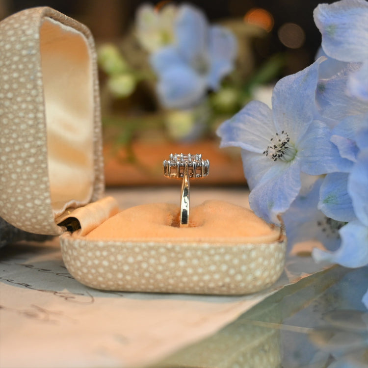 エメラルドカットの美しいホワイトトパーズ リング from UK