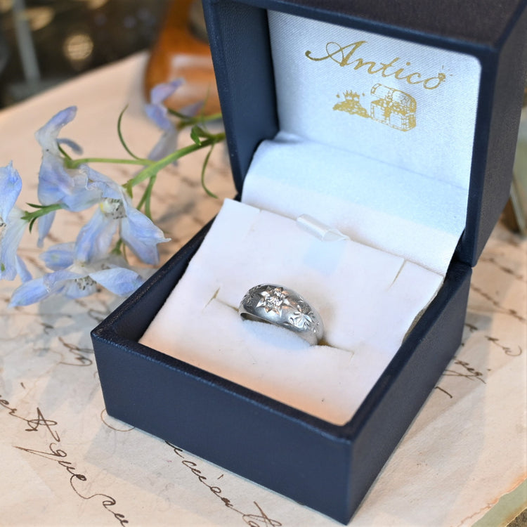 星留めのダイヤモンド輝く プラチナリング