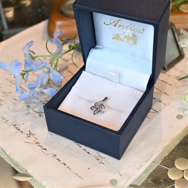 ダイヤモンドが綺麗に光る トップ W.GERMAN