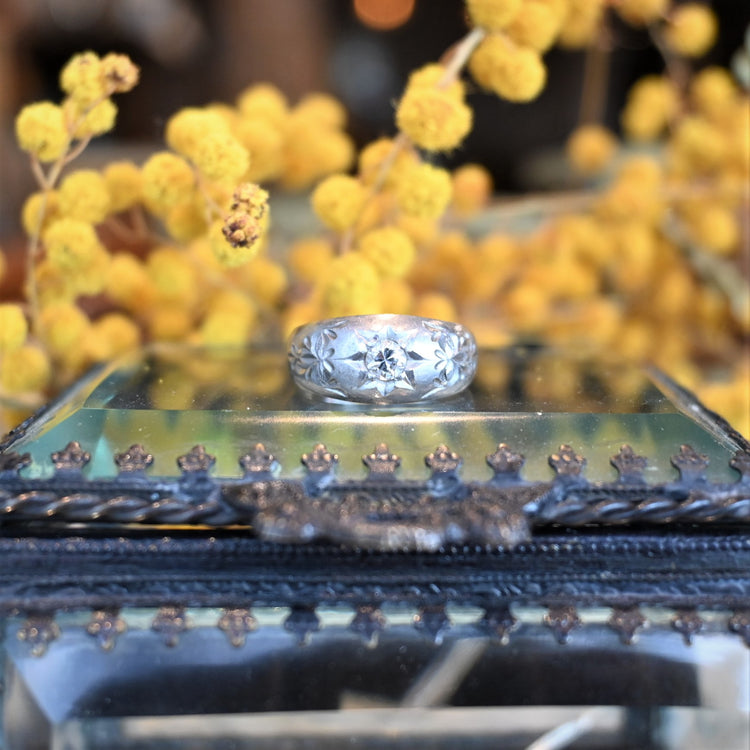 星留めのダイヤモンド輝く プラチナリング