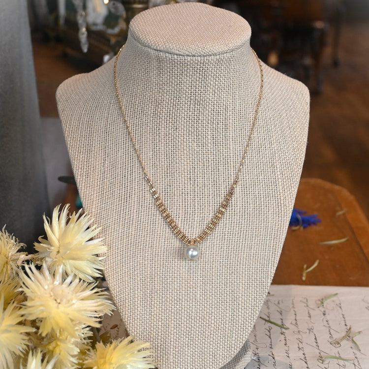 エレガントな パールデザインネックレス