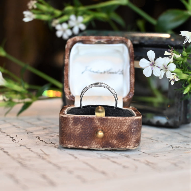 ダイヤモンドが美しい 透かしリング