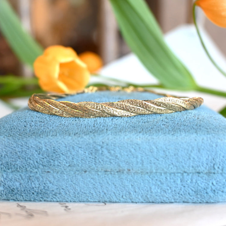 エレガントな 編みブレスレット