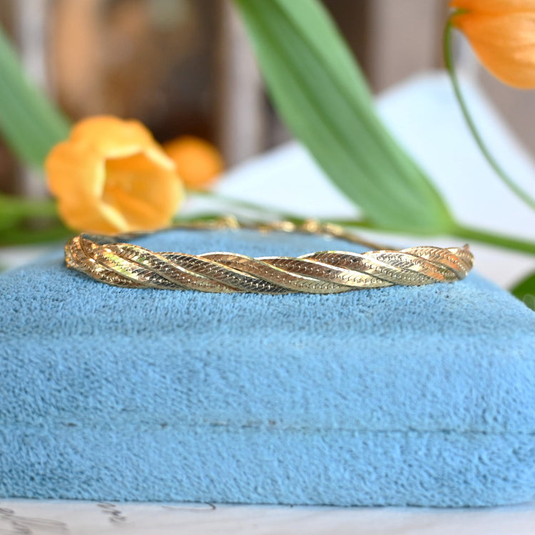 エレガントな 編みブレスレット