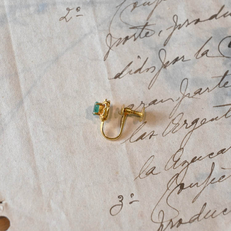 エメラルドの美しいイヤリング