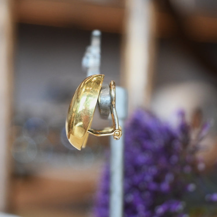 モードな ゴールドイヤリング