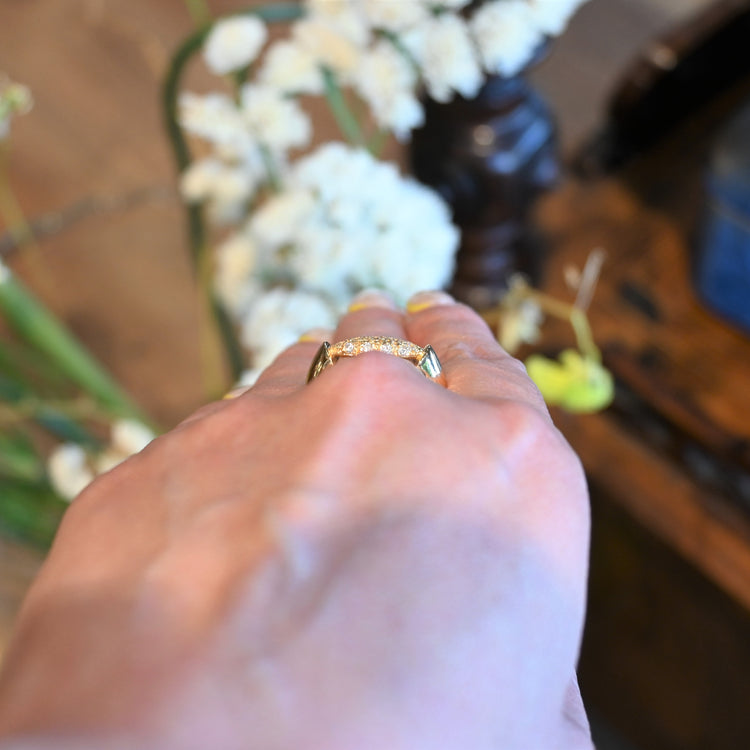 繊細な煌めきの ダイヤモンドリング