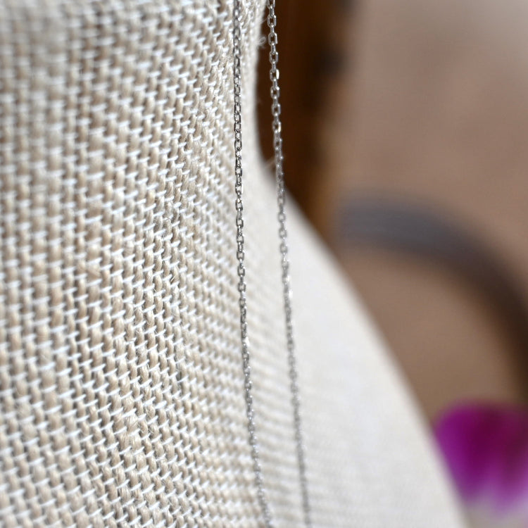 一粒石の可愛らしい ネックレス