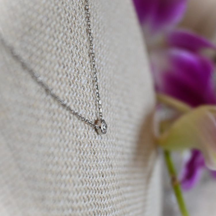 一粒石の可愛らしい ネックレス