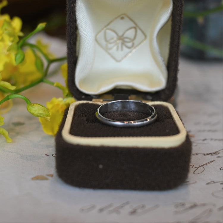 toei crown 彫りがアクセントになった プラチナリング