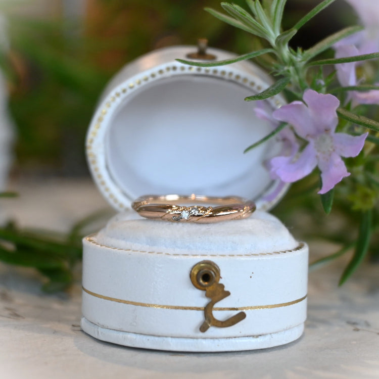 さりげなく美しいダイヤモンドリング(Y様お直し代込み)