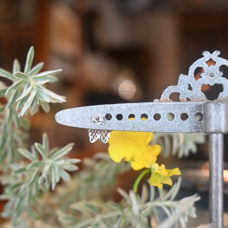 小さな 蝶ピアス