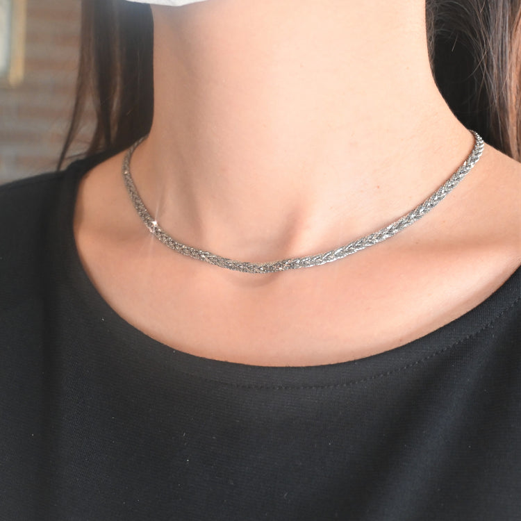 静謐な輝き プラチナネックレス