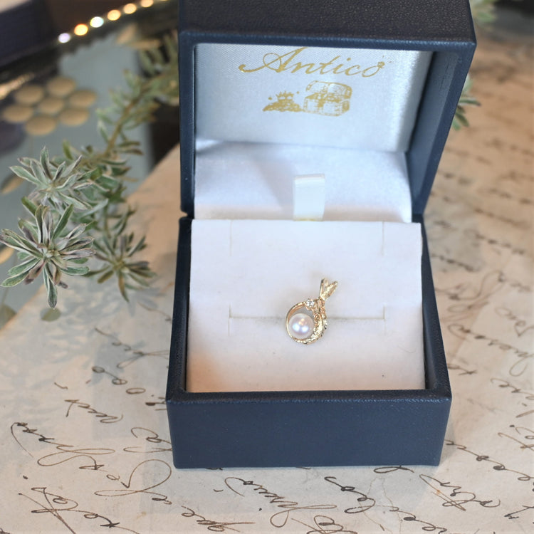 上品なパールトップ