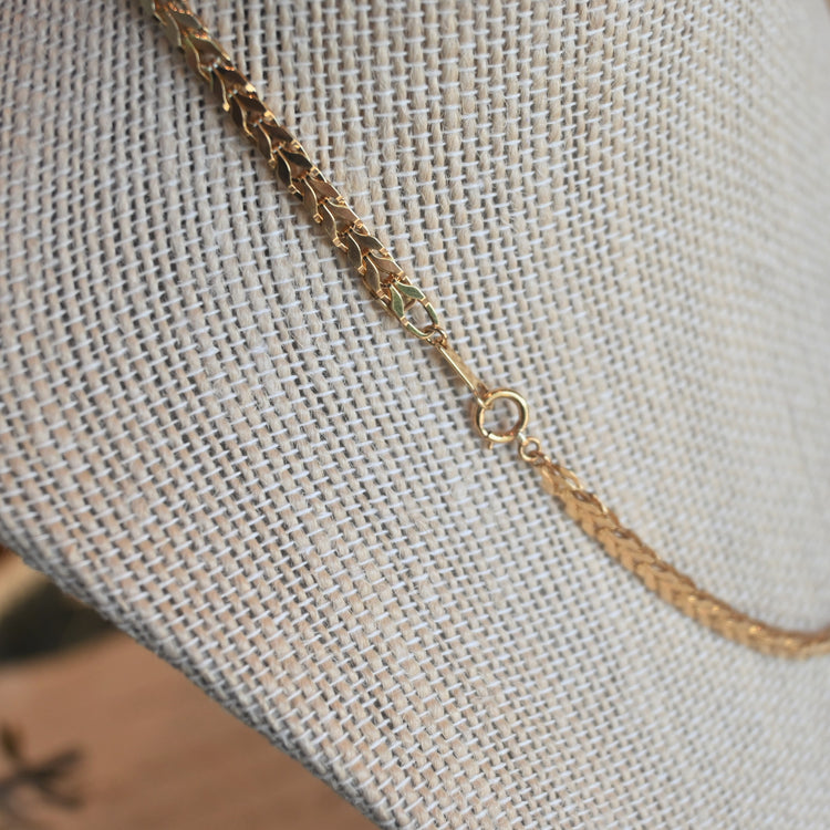 ゴールド デザインネックレス