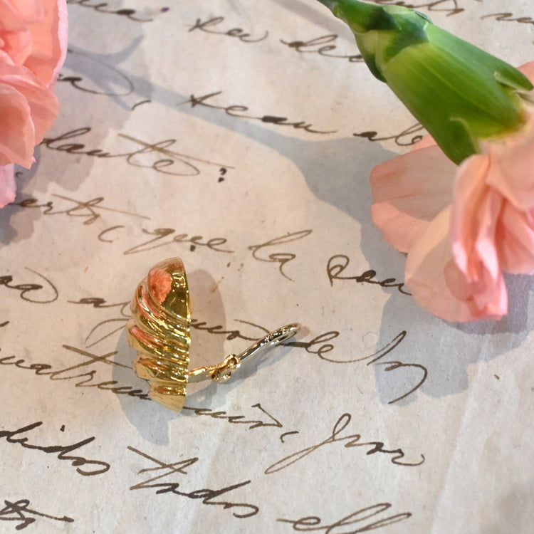 UNOAERRE 大振りイヤリング