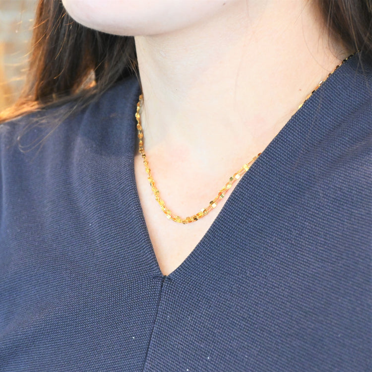 柔らかいゴールドの輝き デザインネックレス