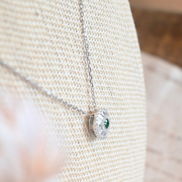 美しいエメラルドトップ ネックレス