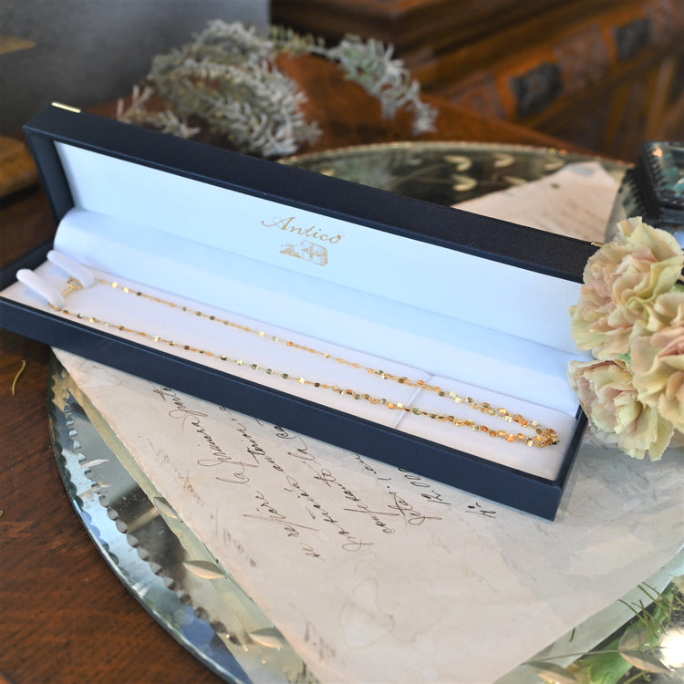 柔らかいゴールドの輝き デザインネックレス