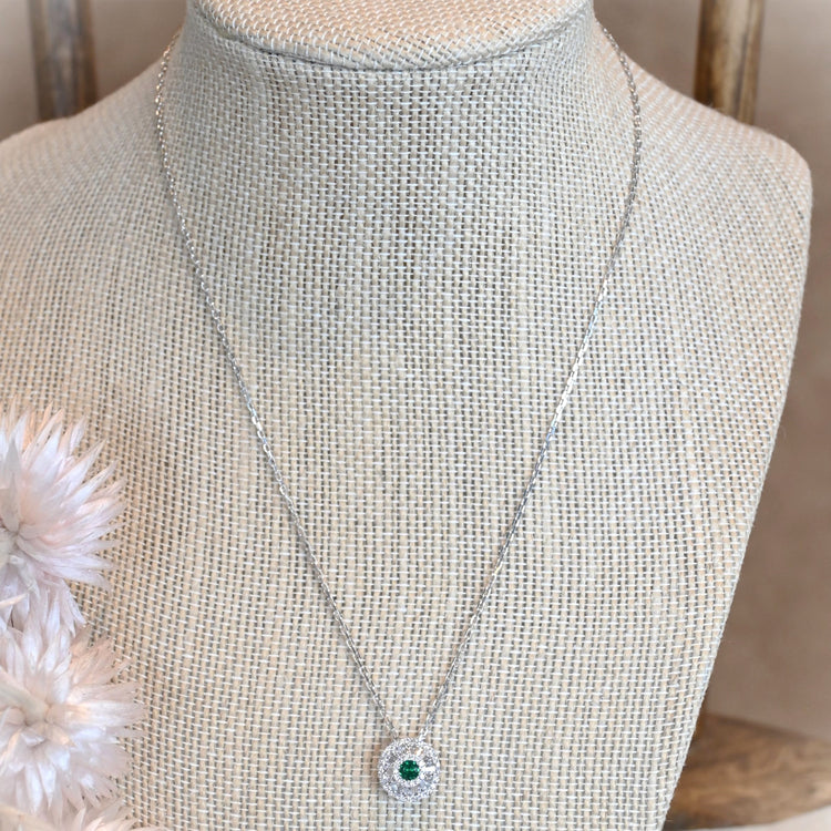 美しいエメラルドトップ ネックレス