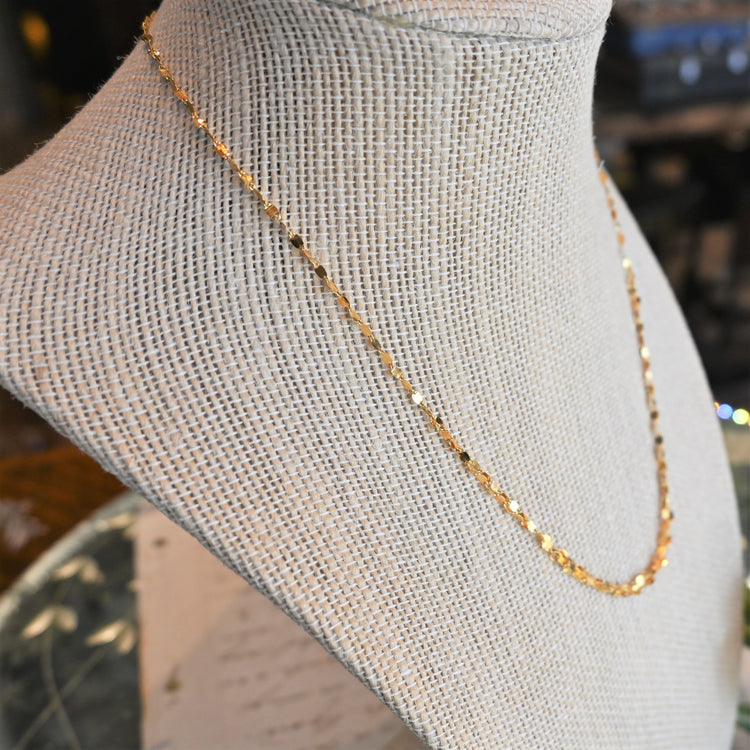 柔らかいゴールドの輝き デザインネックレス