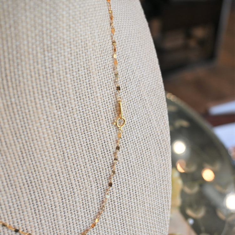 柔らかいゴールドの輝き デザインネックレス