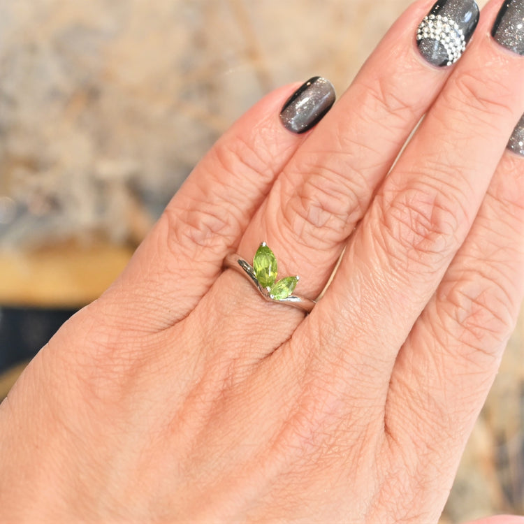 爽やかなペリドット リング