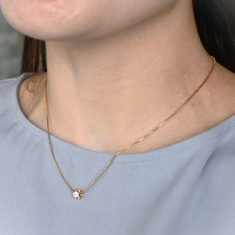 輝きの強い ダイヤモンドトップネックレス