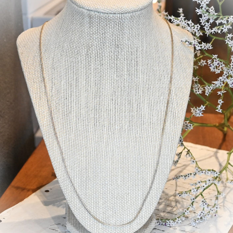 UNOAERRE 8金の軽いターラントネックレス