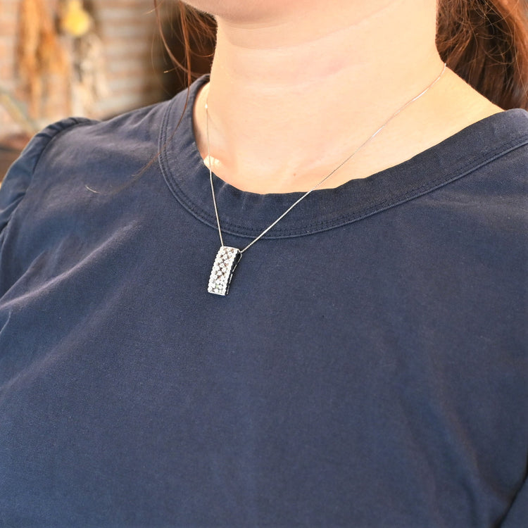 カラーダイヤモンドが美しい ネックレス